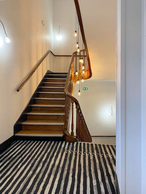 Cage d'Escalier Rénovation Complète