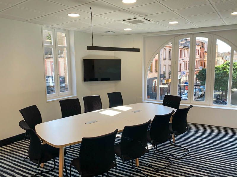 Salle de Réunion, Couleurs Noir et Blanc